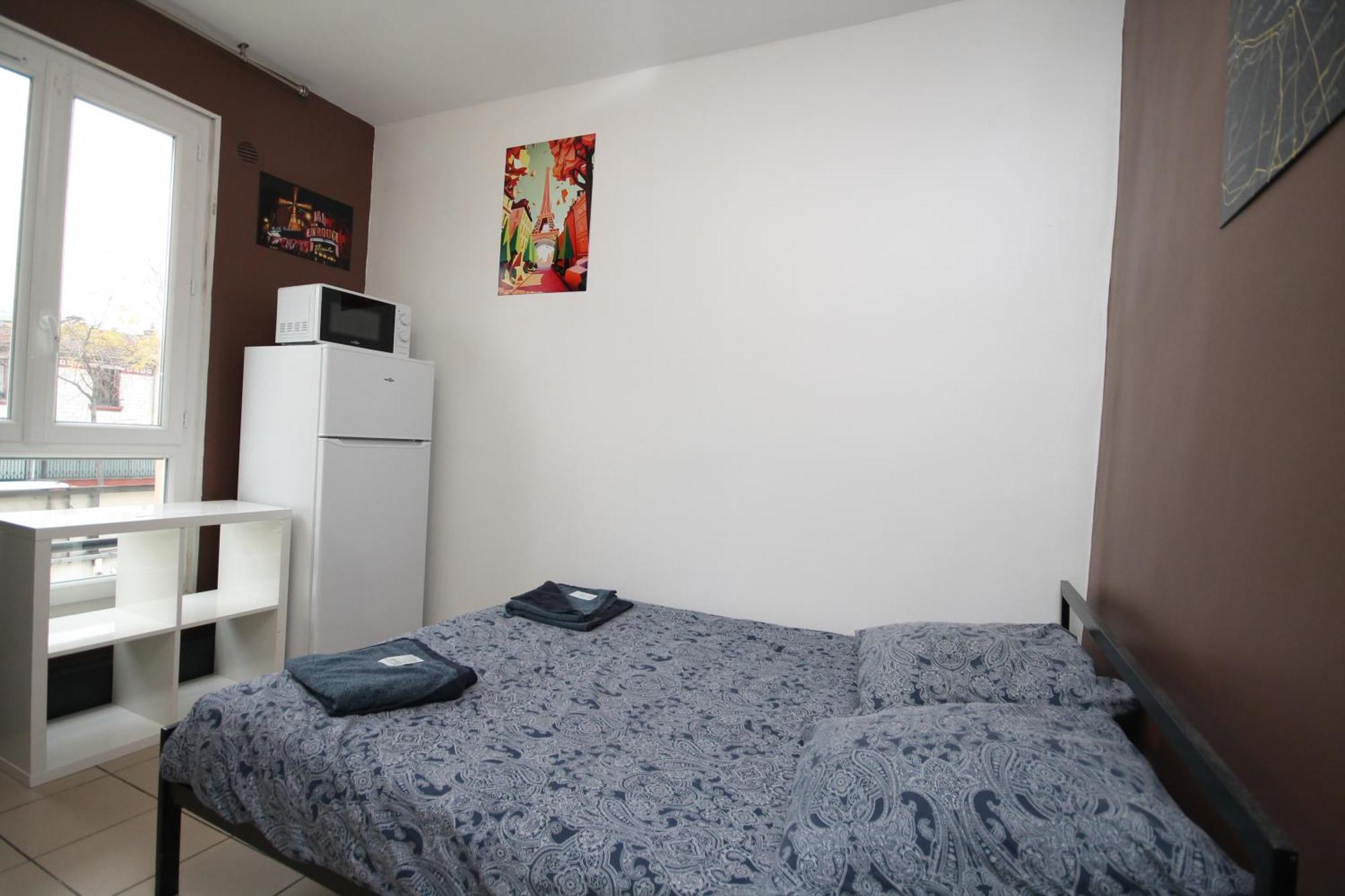 08 - Chambre Proche Paris Et Transports Avec Tv Wifi Bed & Breakfast Сен Дени Екстериор снимка